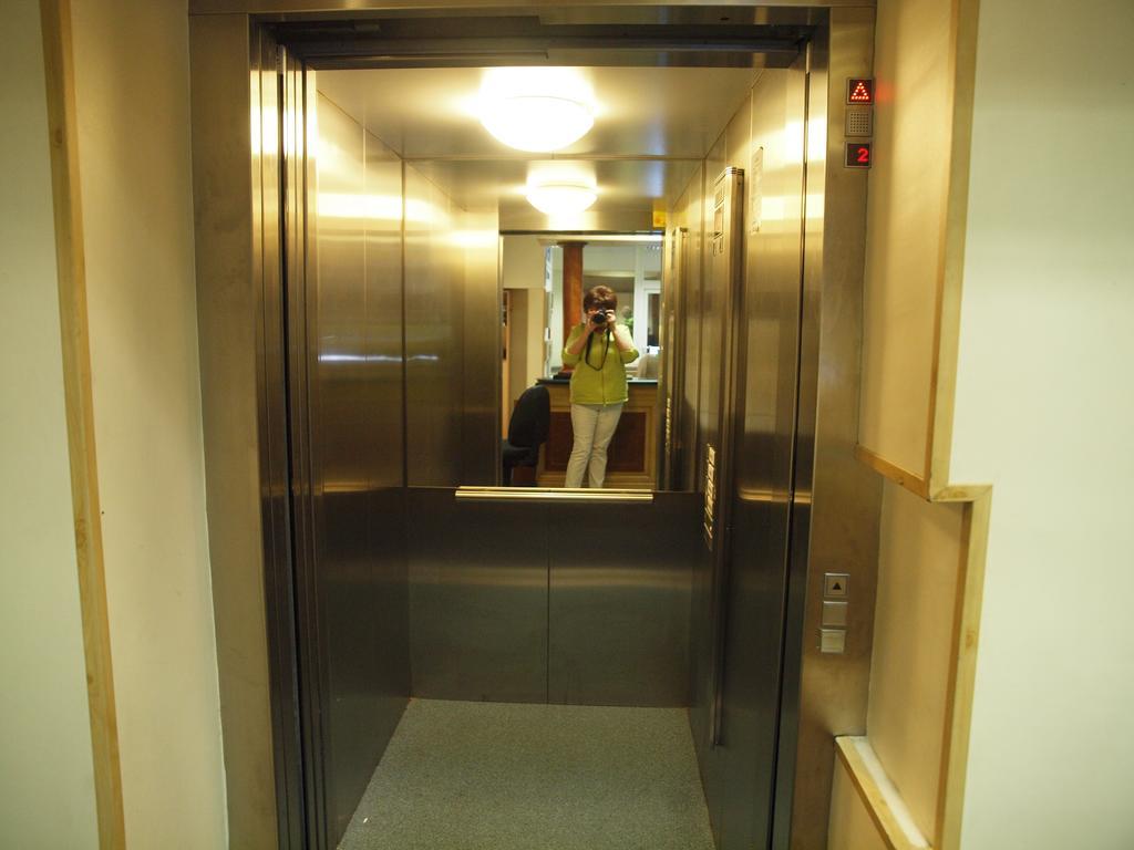 Hotel Westa リガ エクステリア 写真
